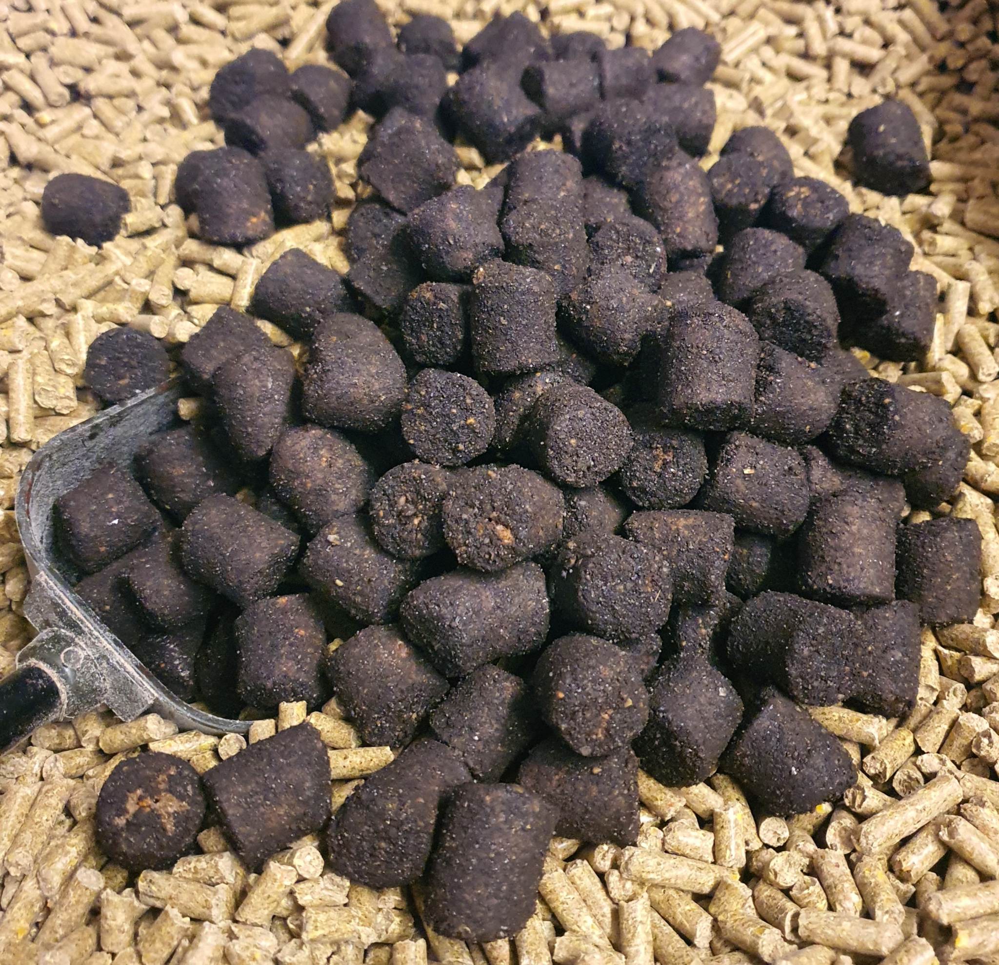 Booster Black halibut 18 mm 5kg